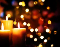 candles in dim lighting