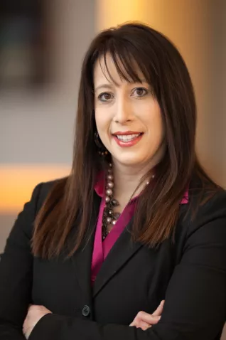 shawna schueller headshot