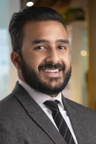 Adnan Siddique headshot