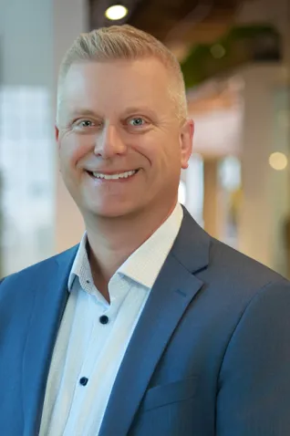 Steve Mrozowski headshot