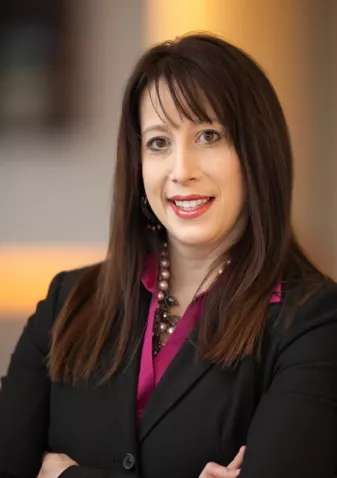 shawna schueller headshot
