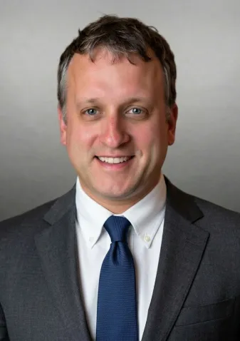 Geer, Christopher Headshot 